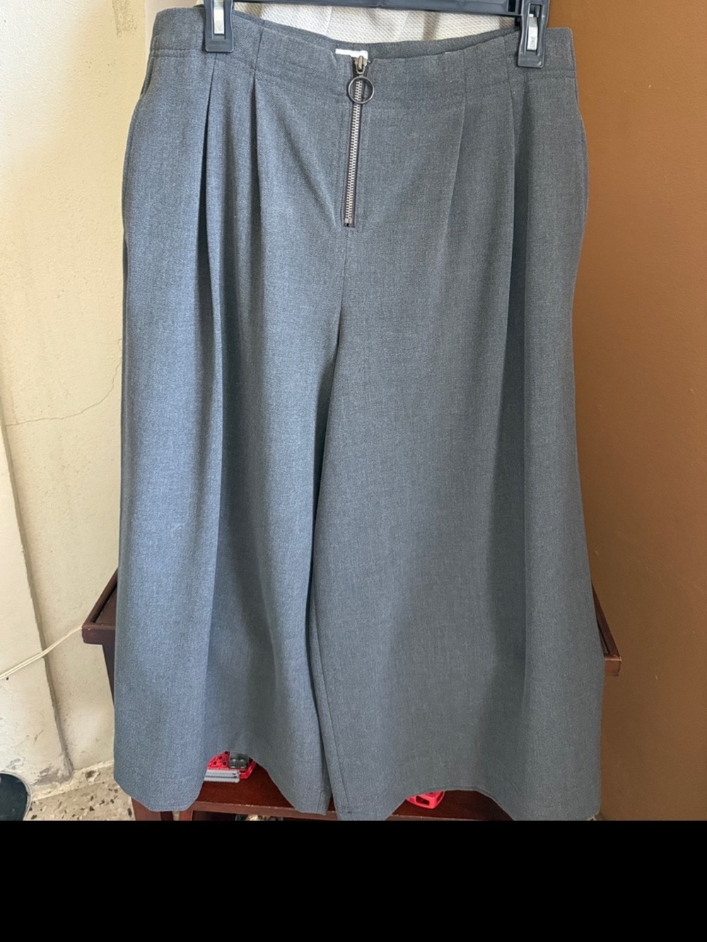 NWOT GAP CHARCOAL GREY Wide-Leg CROP Pants SIZE 12..HIGH RISE.. ORIGINAL $65